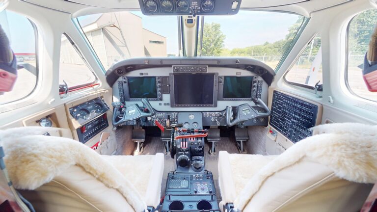 cockpit in the contemporary king air c90